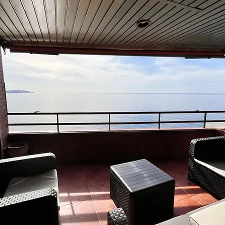 Atico Primera Linea Playa Con Parking Apartment *