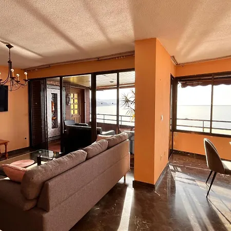 Atico Primera Linea Playa Con Parking Apartment